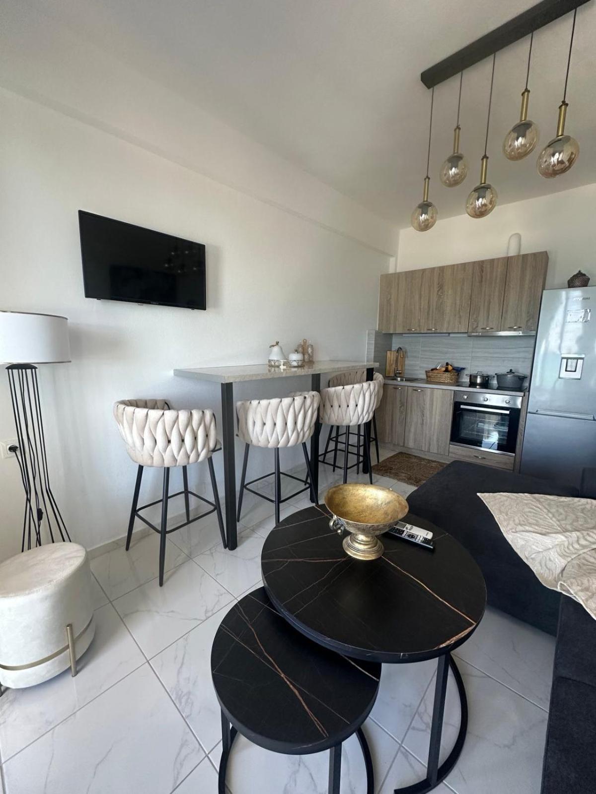 Stella & Eleni Suite With Shared Pool & Open View Kalamaki  Exterior foto